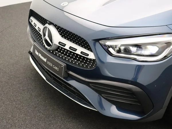 Mercedes-Benz GLA (2022) — foto 21 van 30