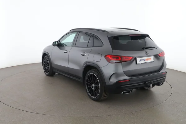 Mercedes-Benz GLA-Klasse (2023) — foto 10 van 16