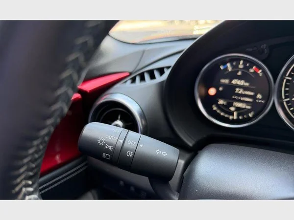 Mazda MX-5 (2024) — foto 6 van 27