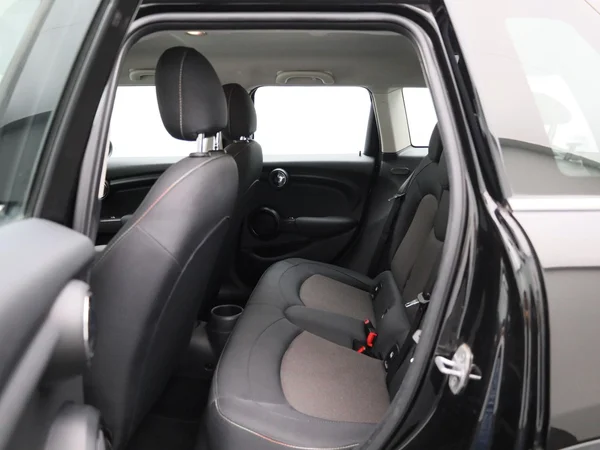 MINI One (2021) — foto 2 van 38
