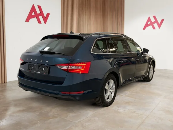 Skoda Superb (2022) — foto 26 van 30