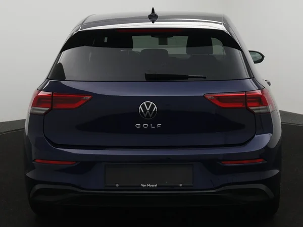 VOLKSWAGEN Golf VIII (2021) — foto 24 van 28