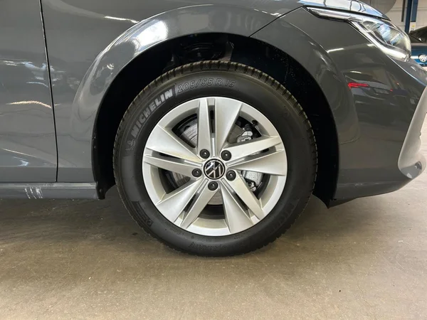 VOLKSWAGEN Golf VII SW (2025) — foto 17 van 24