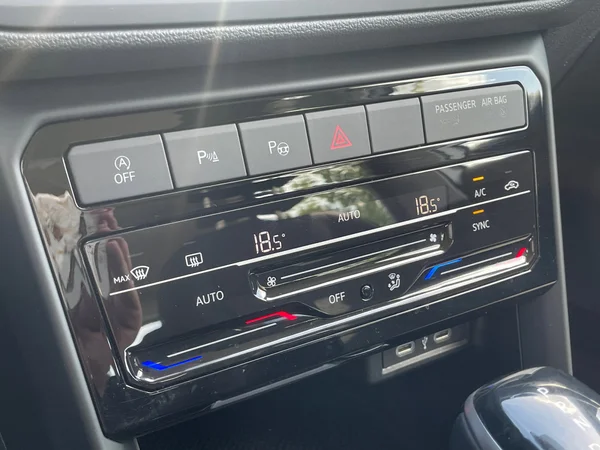 VOLKSWAGEN T-Cross (2023) — foto 9 van 20