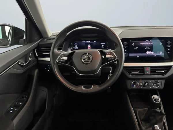 SKODA Kamiq (2023) — foto 5 van 21