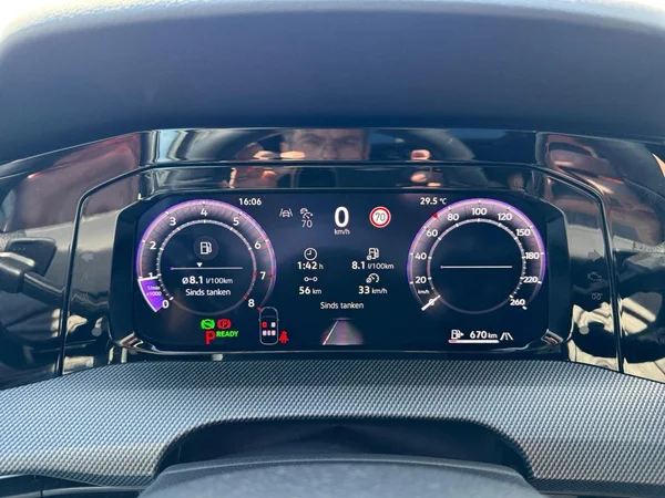 VOLKSWAGEN Golf VIII SW (2026) — foto 6 van 24