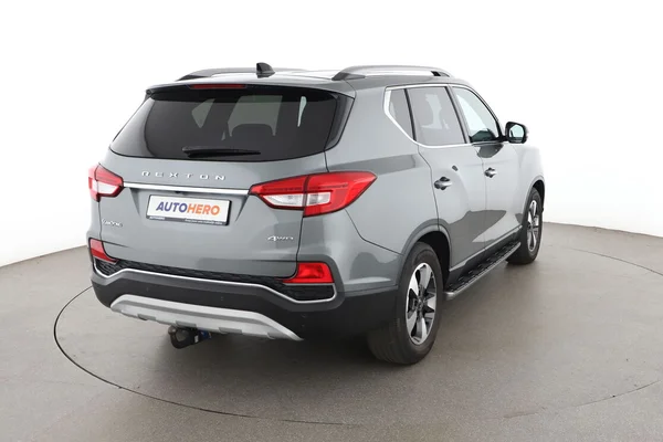 Ssangyong Rexton (2018) — foto 12 van 16