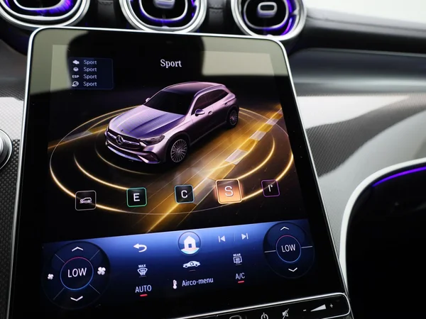 Mercedes-Benz GLC (2025) — foto 25 van 49