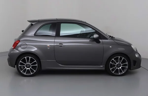 Abarth 595 (2021) — foto 24 van 27