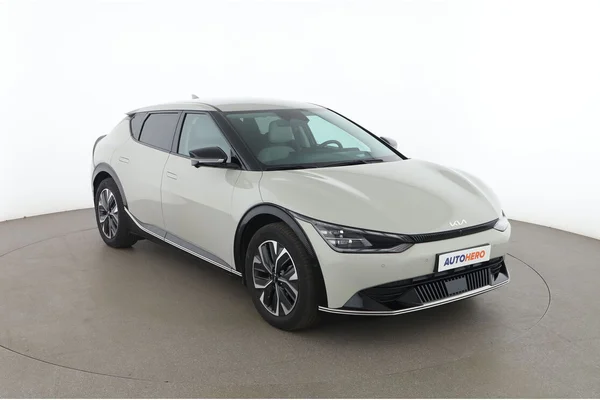 Kia EV6 (2023) — foto 14 van 16