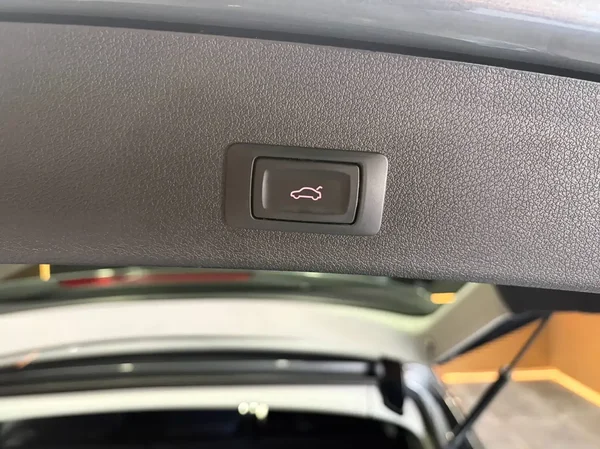 Audi Q5 (2015) — foto 26 van 28