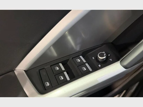 Audi Q3 (2021) — foto 17 van 27
