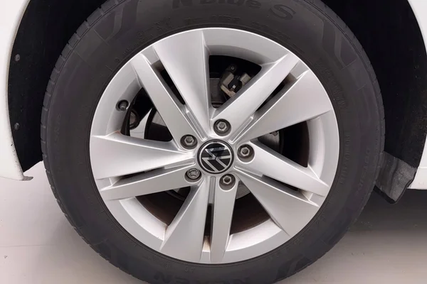 Volkswagen Golf VIII (2021) — foto 19 van 31