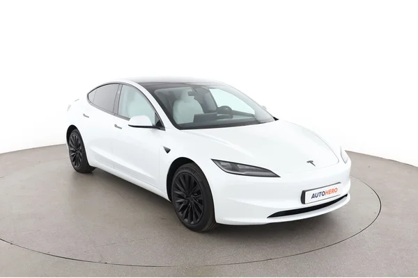 Tesla Model (2025) — foto 15 van 17