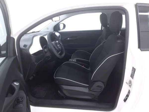 Fiat E-500 (2023) — foto 3 van 20