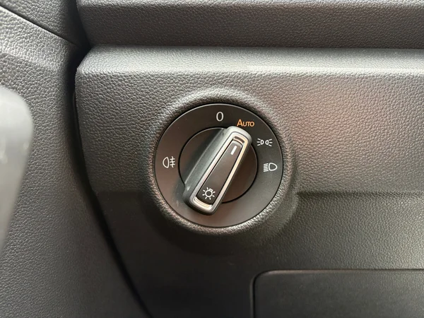 VOLKSWAGEN T-Roc (2020) — foto 2 van 20