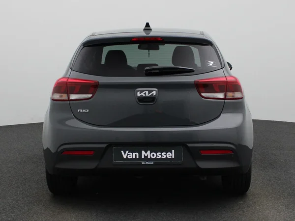 Kia Rio (2023) — foto 34 van 38