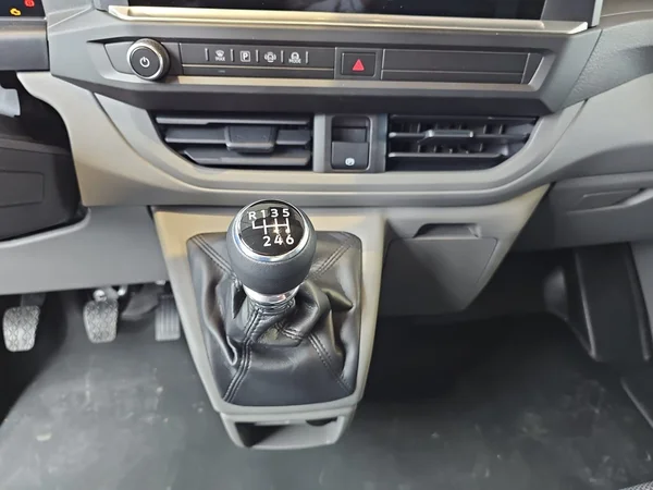 VOLKSWAGEN Transporter T7 30 Fou Swb (2026) — foto 11 van 27