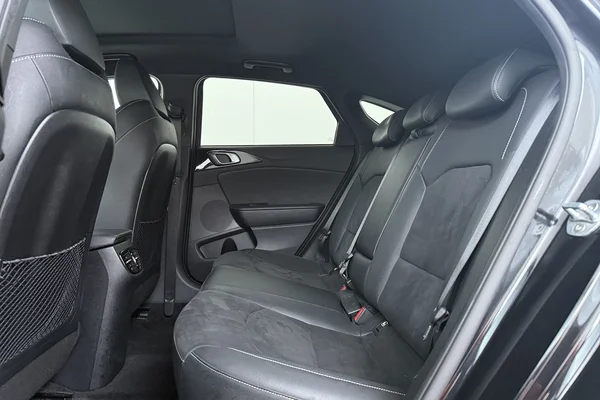 Kia ProCeed (2021) — foto 26 van 27