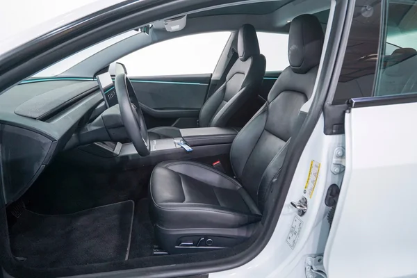 Tesla Model 3 (2023) — foto 4 van 49
