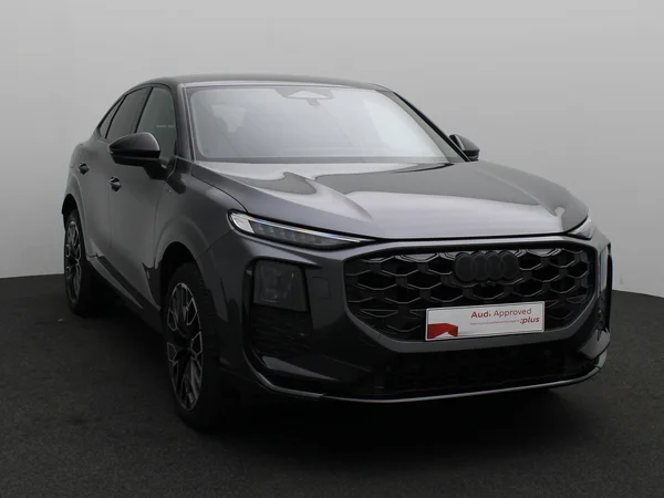 AUDI Q3 SUV e-hybrid (PHEV) (2026) — foto 9 van 16