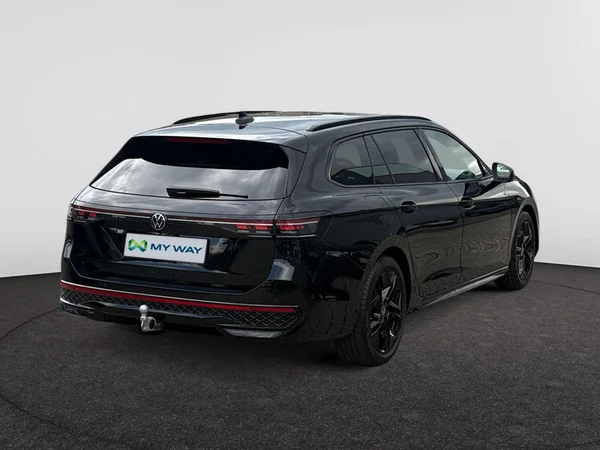 VOLKSWAGEN Passat SW (2024) — foto 18 van 23