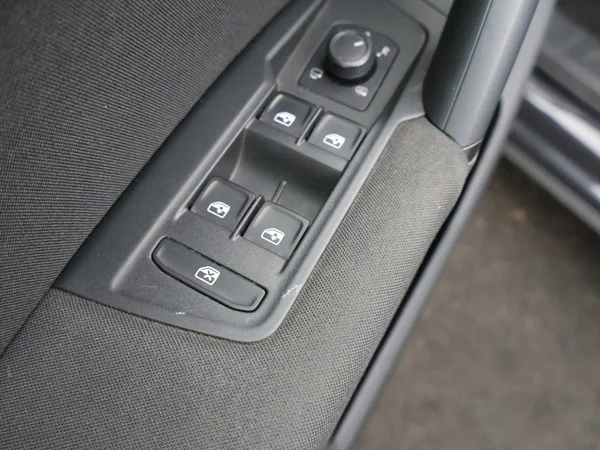 VOLKSWAGEN Tiguan eHybrid (PHEV) (2022) — foto 9 van 26