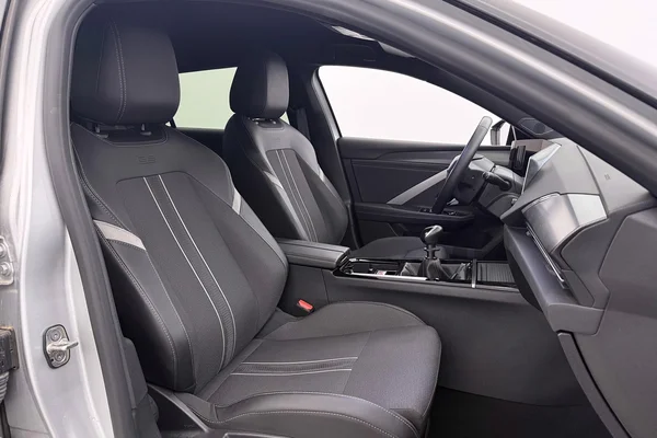 Opel Astra (2024) — foto 8 van 30