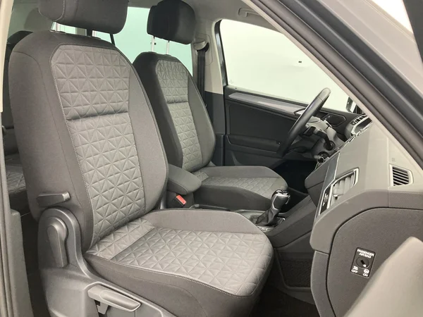 VOLKSWAGEN Tiguan (2022) — foto 6 van 36
