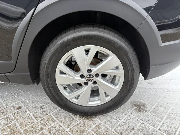 VOLKSWAGEN Taigo (2024) — foto 15 van 24