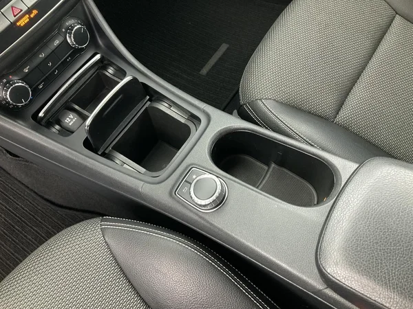 MERCEDES-BENZ CLA 200 (2019) — foto 25 van 36