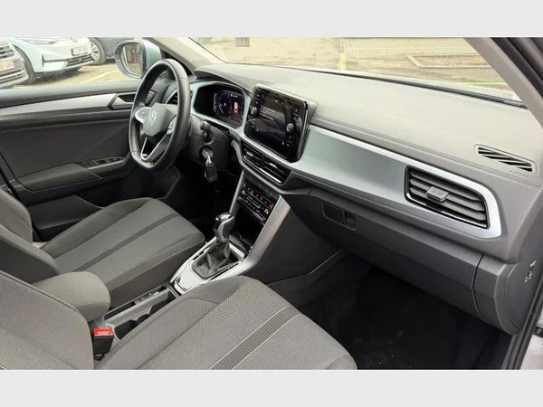 Volkswagen T-Roc (2022) — foto 11 van 24