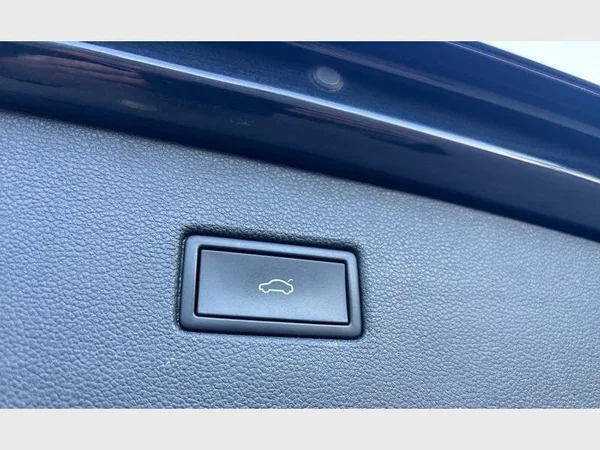 VOLKSWAGEN Tiguan (2022) — foto 10 van 28