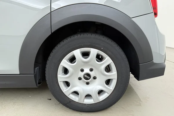 Mini 5 Doors (F55 LCI II) (2021) — foto 13 van 16