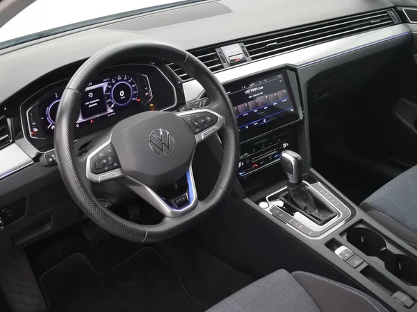 Volkswagen Passat (2022) — foto 3 van 30