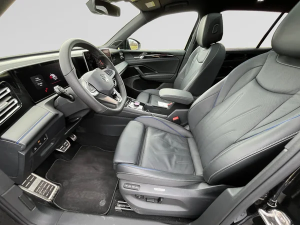 VOLKSWAGEN Tiguan eHybrid (PHEV) (2025) — foto 23 van 24