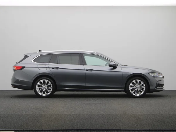 SKODA Superb Combi (2025) — foto 21 van 23