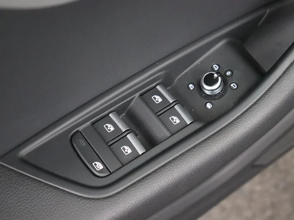 AUDI A4 (2019) — foto 21 van 29