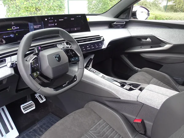 Peugeot e-3008 (2026) — foto 6 van 25