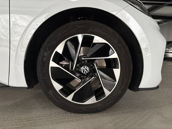 VOLKSWAGEN ID.3 (2025) — foto 3 van 24