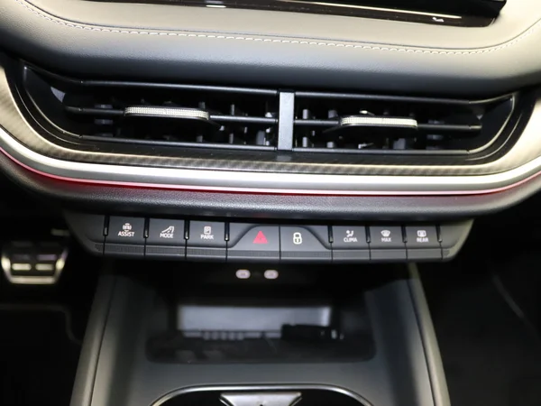 SKODA Enyaq Coupé (2025) — foto 4 van 23