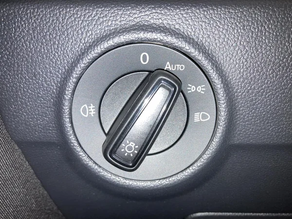 VOLKSWAGEN T-Roc Dsl (2023) — foto 18 van 36