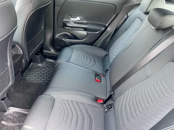 Mercedes-Benz GLA (2025) — foto 17 van 17
