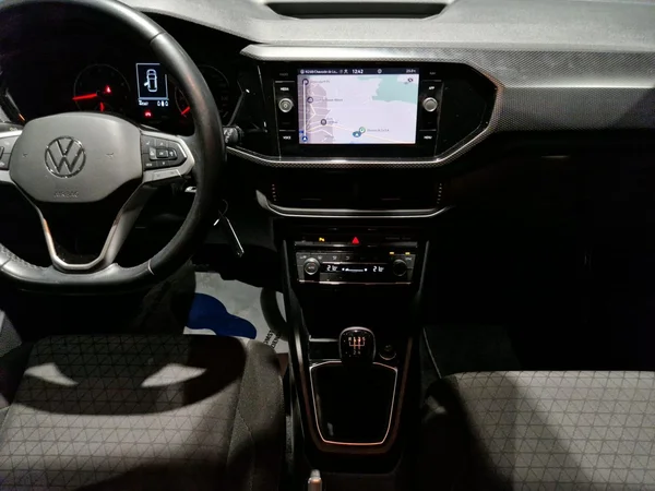 VOLKSWAGEN T-Cross (2021) — foto 8 van 20