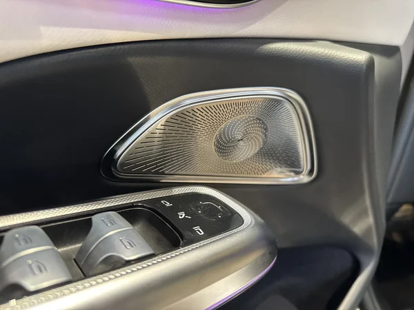 Mercedes-Benz E-Klasse (2024) — foto 7 van 22