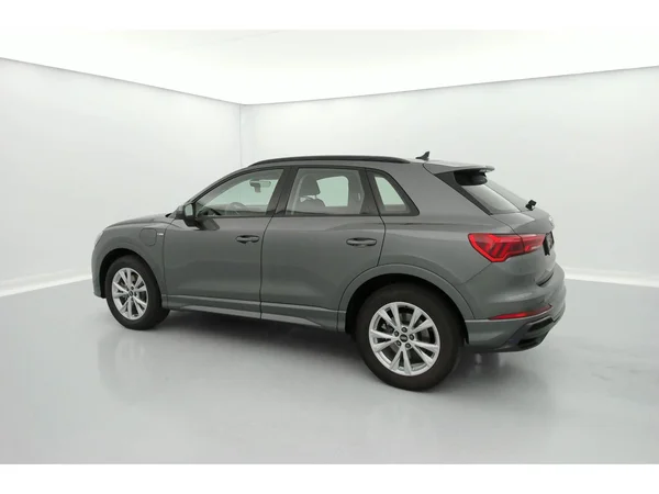AUDI Q3 PHEV (2022) — foto 27 van 36