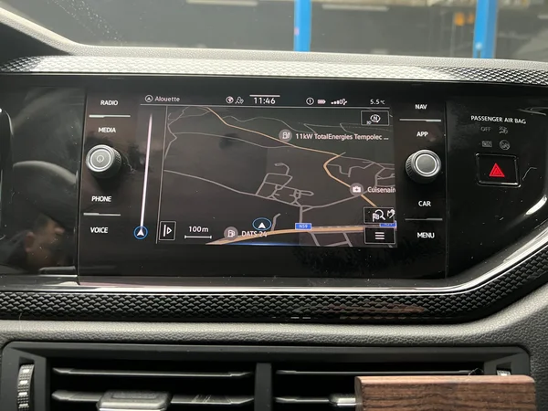 VOLKSWAGEN Polo (2023) — foto 5 van 23