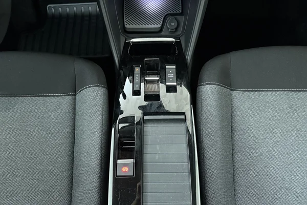 Citroen C4 (2021) — foto 4 van 18