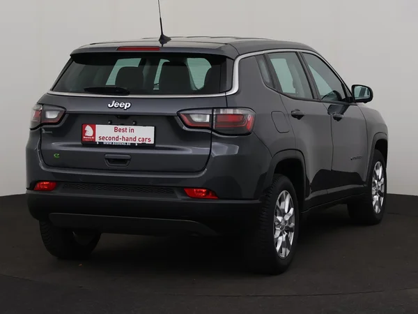JEEP Compass (2024) — foto 23 van 29