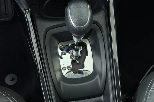 Peugeot 2008 (2019) — foto 4 van 20